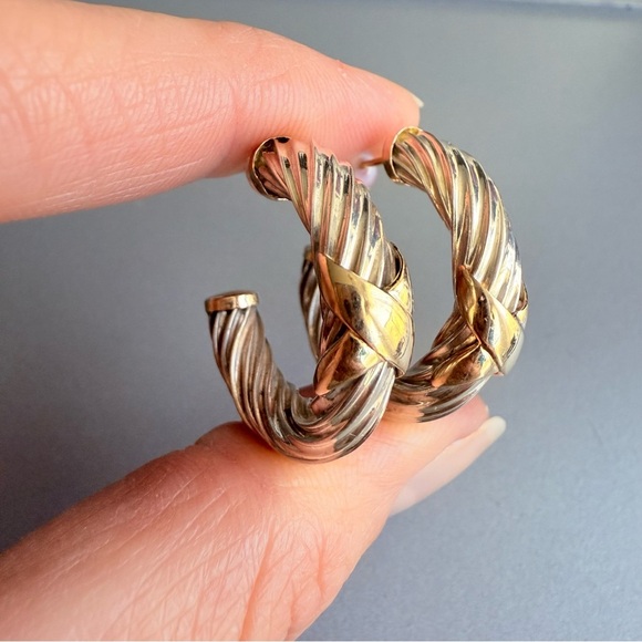 JEFFREY LEVIN 14k Gold & Sterling Silver Two-Tone X Hoop Twisted Cable E… - Picture 3 of 9